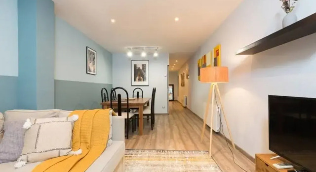 Cozy 2 Bed Apt Near Sagrada Familia, Забронировать Отель Отели Барселоны 3 звезды, рядом с Уркинаона, 3*