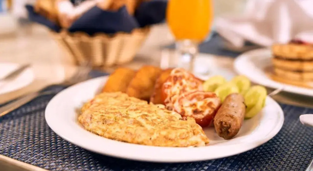 Люкс с 2 комнатами Zara Continental Hotel