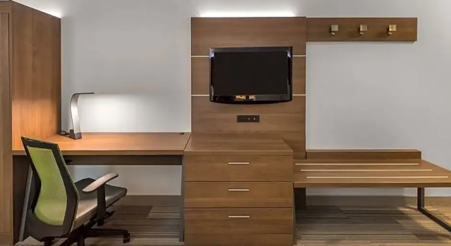 Четырёхместный люкс Holiday Inn Express Hotel & Suites Carson City by IHG