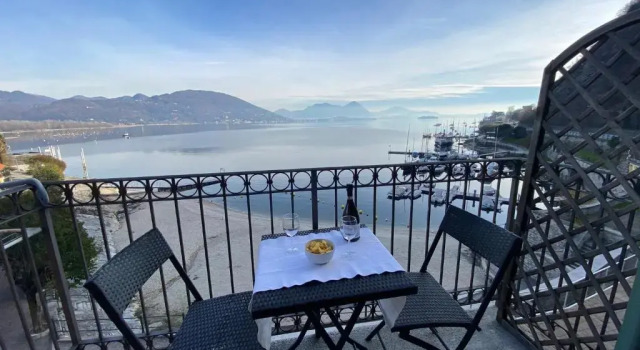 Апартаменты Bellavista Apartment With Lake View in Feriolo