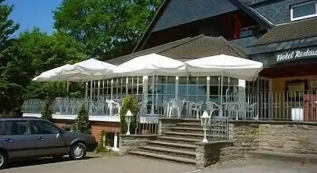 Hotel Restaurant Zum Jägerheim mit Innenpool, Забронировать Отель Вендебург Brunswick Land