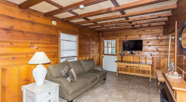 Apple Creek Cottages