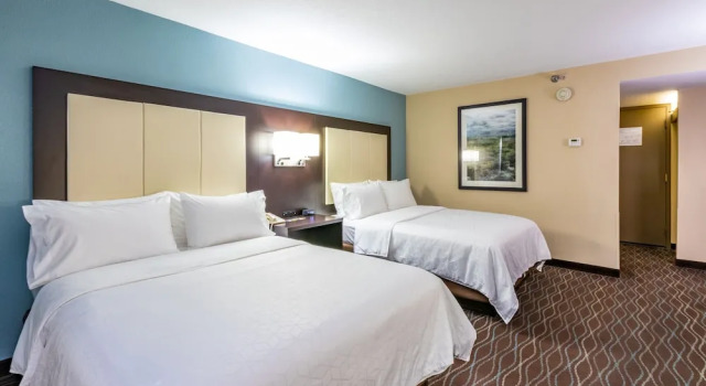 Четырёхместный номер Standard с красивым видом из окна Holiday Inn Express Boise - University Area by IHG