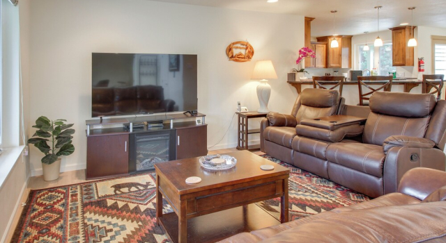 Коттедж с 4 комнатами Spacious Bandon Getaway - 2 Blocks to Ocean!