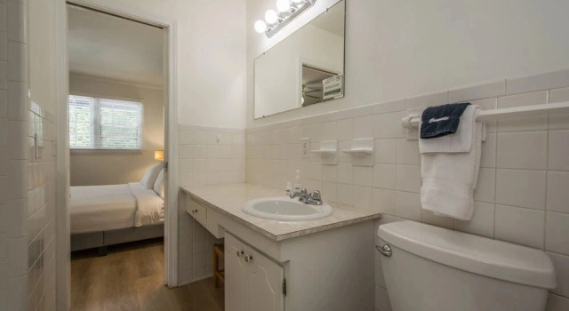 Коттедж Lakeview 1BR Condo w Deck Walk to Village