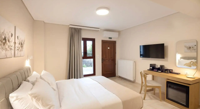 Номер Standard с видом на горы Lake Kremasta Hotel