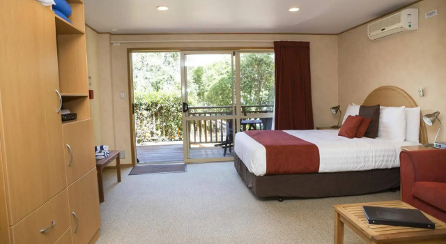 Tasman Holiday Parks - Hahei Beach, Забронировать Курортный отель Хахей Coromandel Peninsula, рядом с Cathedral Cove