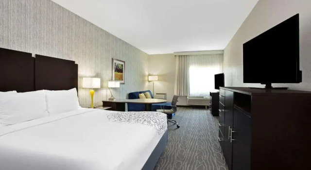 Номер Standard La Quinta by Wyndham Palestine