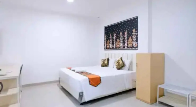 Livinn Yogya Hotel, Book Hotel Hotels in Umbulharjo with Parking, Parking