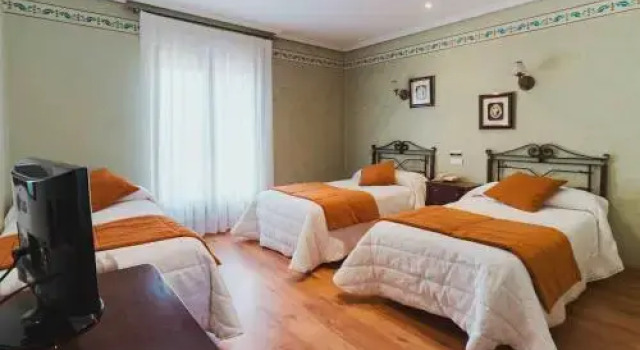 Hotel Doña Carmen, Забронировать Отель Отели Тордесильяс с парковкой, рядом с Exposición Permanente de Maquetas, Парковка