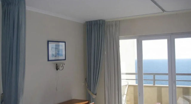 Beautiful Apt sea View IV by Rental4all