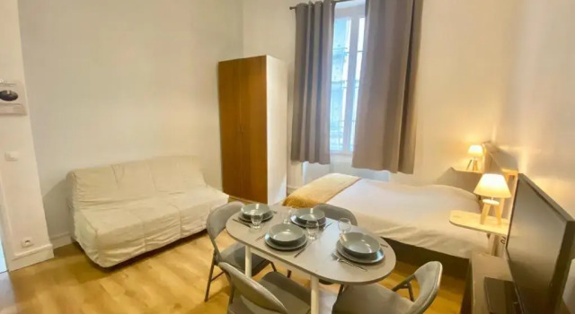 Студия Apartment Poisson 6