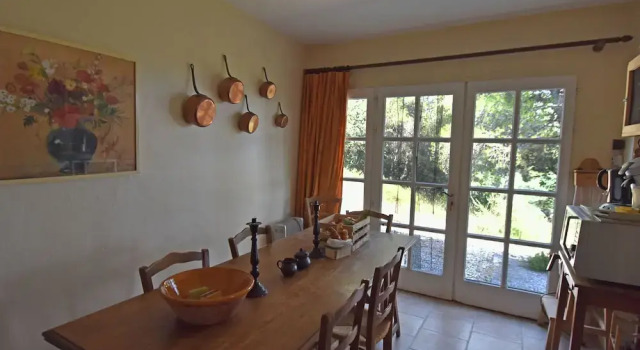 Charming Villa in Lauris South of France with Private Pool