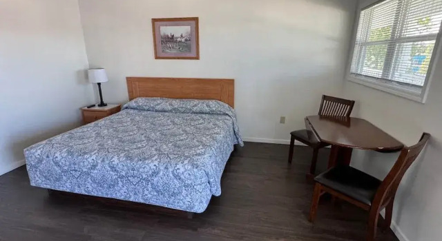 Номер Standard Lakeside Motor Lodge