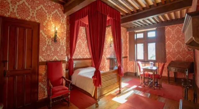 Стандарт Қосарлы бөлме көрініспен Hostellerie de Pérouges