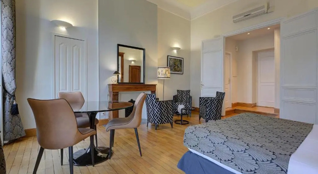 Апартаменты Цокольный этаж с 2 комнатами La Villa des Consuls - Gîte de tourisme de charme