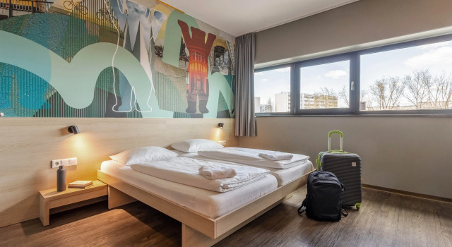 Четырёхместный номер Standard MEININGER Hotel Berlin Airport