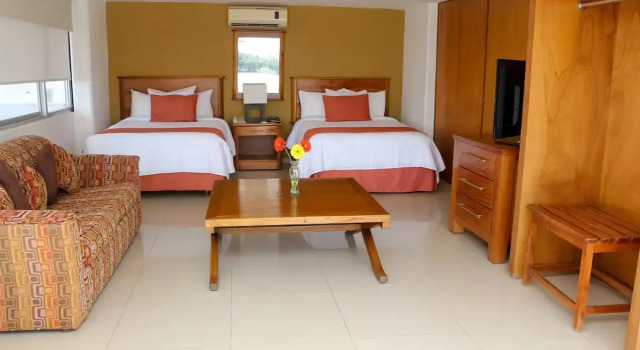 Четырёхместный люкс Standard Hotel Riviera Tuxpan