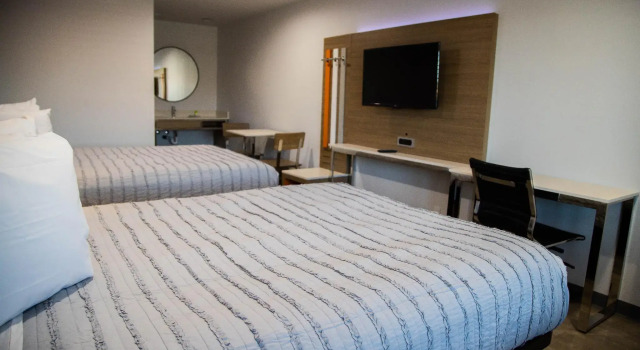Четырёхместный номер Standard Pico Rivera Inn and Suites