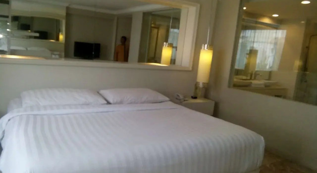 Rolling Stone, Book Hotel 3-Star Hotels in East Java, 3*
