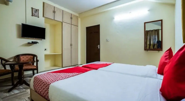 OYO 20025 SilverKey Banjara Hills