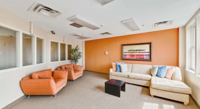 Bluebird Suites at the Warehouse District
