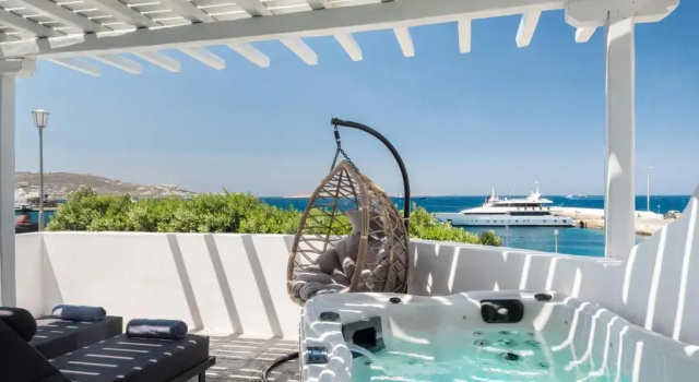 Полулюкс с видом на море Riva Suites