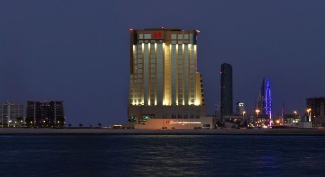 Grand Swiss-Belhotel Waterfront Seef, Rezervovat Hotel Sanābis Capital Governorate