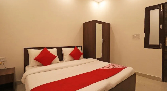 Oyo Flagship 36992 Sidharth Plaza Haiderpur