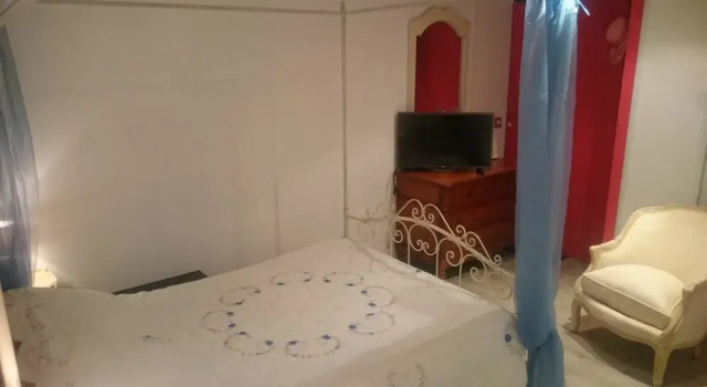 One Bedroom Louis