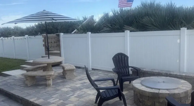 Апартаменты The White House On Flagler Beach - Unit 22 2 Bedroom Home