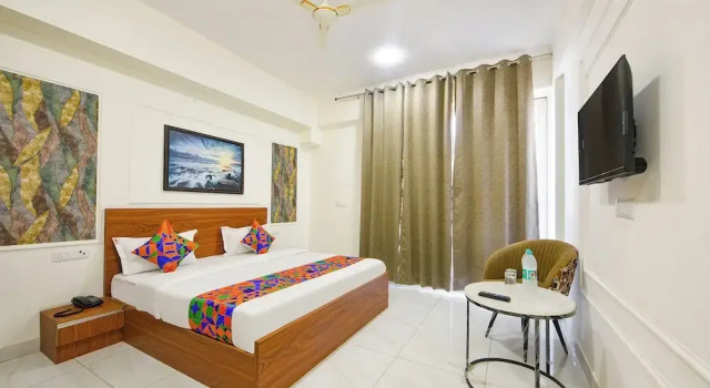 Номер Premium Fabhotel Prime The Golden Petals & Banquet