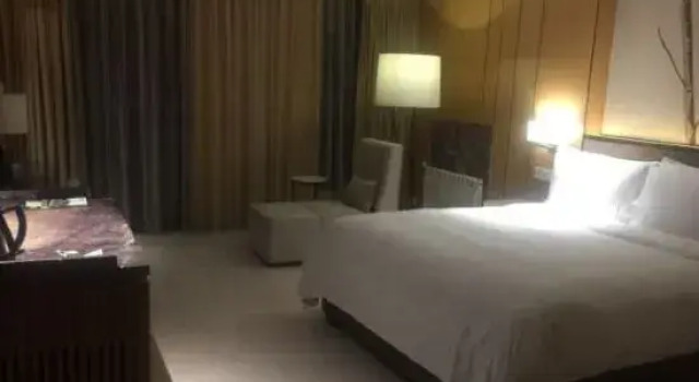 Jinfang Hot Spring Banshan Hotel, Rezerwuj Hotel Hotele w Kunming z parkingiem, Parking