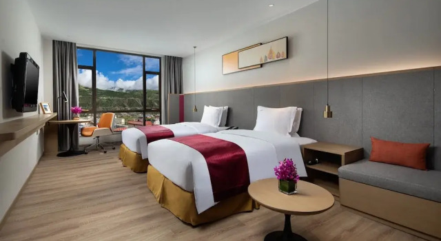 Номер Premium Holiday Inn Batang by IHG