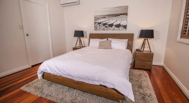 T E Peters Waterfront Holiday Home, Забронировать Отель Отели и гостиницы Голд-Кост, рядом с Empire Industrial Estate, Отель