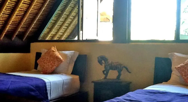 Коттедж Life in Amed Beach Hotel