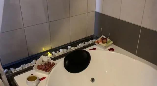 Двухместный номер Deluxe с балконом Guest house Western-city