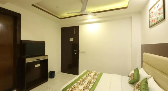 Hotel Qualia Suites at Delhi Airport