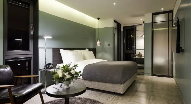 Nine Brick Hotel