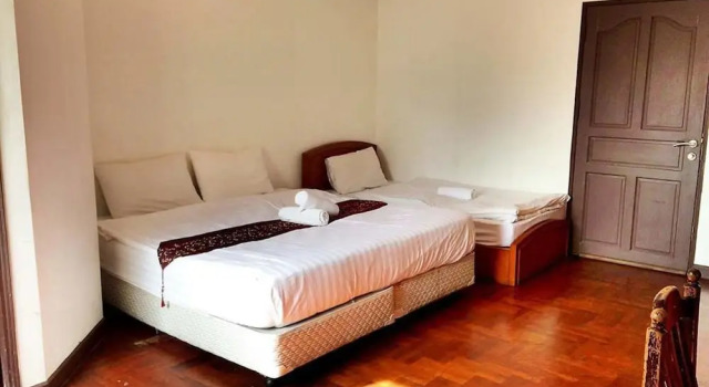 Трёхместный номер Standard с балконом The XP Bangkok