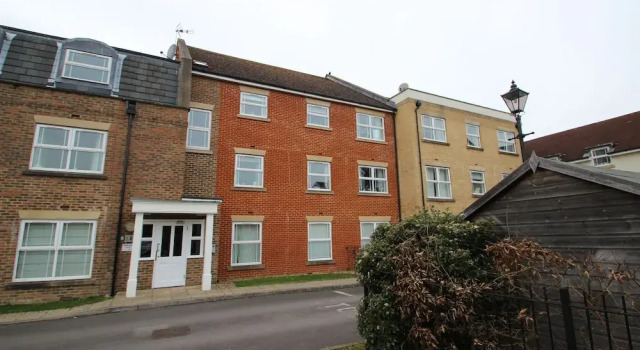 Clarendon Court