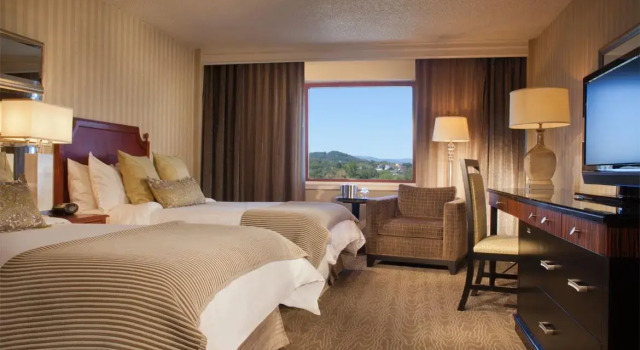 Четырёхместный номер Deluxe Omni Charlottesville Hotel