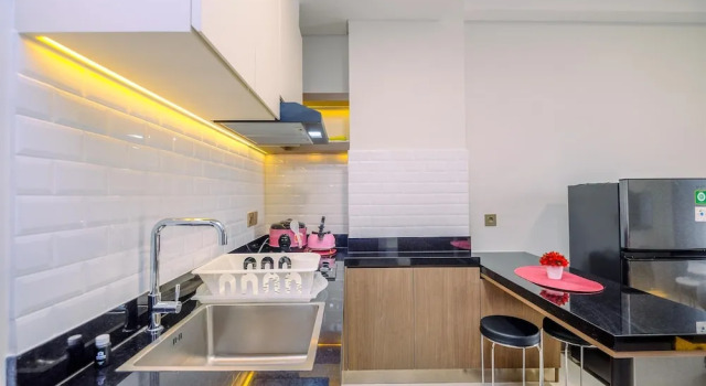 Comfortable 1Br With Extra Room At Transpark Cibubur Apartment