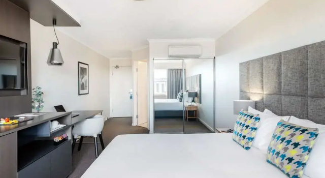 Апартаменты Premier с 2 комнатами Mantra on Northbourne