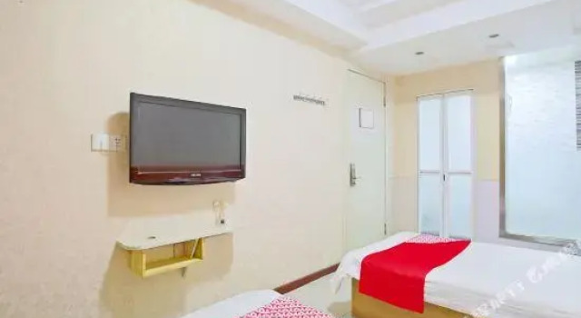 Xingfu Business Inn, Book Hotel Hotels in Liaoning with Parking, Parking