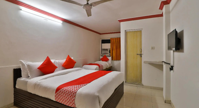 OYO 29318 hotel krishna palace, Rezerwuj Hotel Hotele w Gujarat ze śniadaniem, Śniadanie