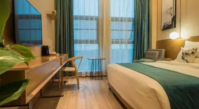 Super 8 by Wyndham Shifang Urban Rail Transportation College, Prenota Hotel Hotel a Sichuan con parcheggio, Parcheggio
