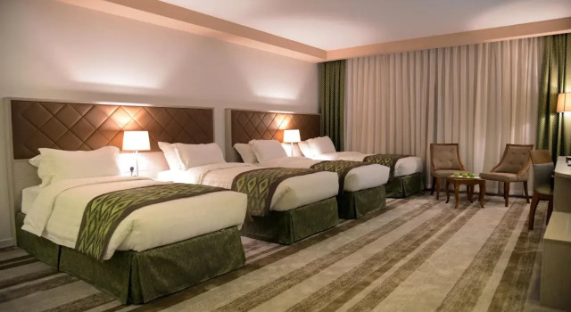 Bosphorus Medina Hotel, Забронировать Отель Отели Медины с бассейном, рядом с Ворота короля Фадха в мечети Масджид ан-Набави, Бассейн