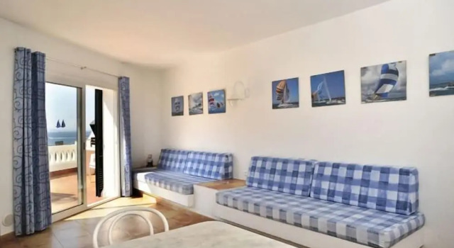 Апартаменты c 1 комнатой с балконом и с видом на море Apartaments El Berganti en Canyelles Petites