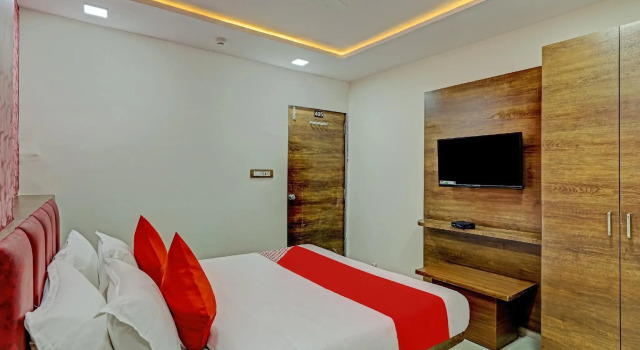 OYO 75791 Hotel Shree Pashupati Inn, Забронировать Отель Вадодара штат Гуджарат